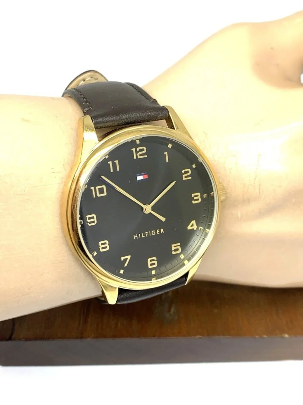 Tommy Hilfiger Men's Watch 1791660 Black Dial Quartz Gold Leather Strap 44.5mm